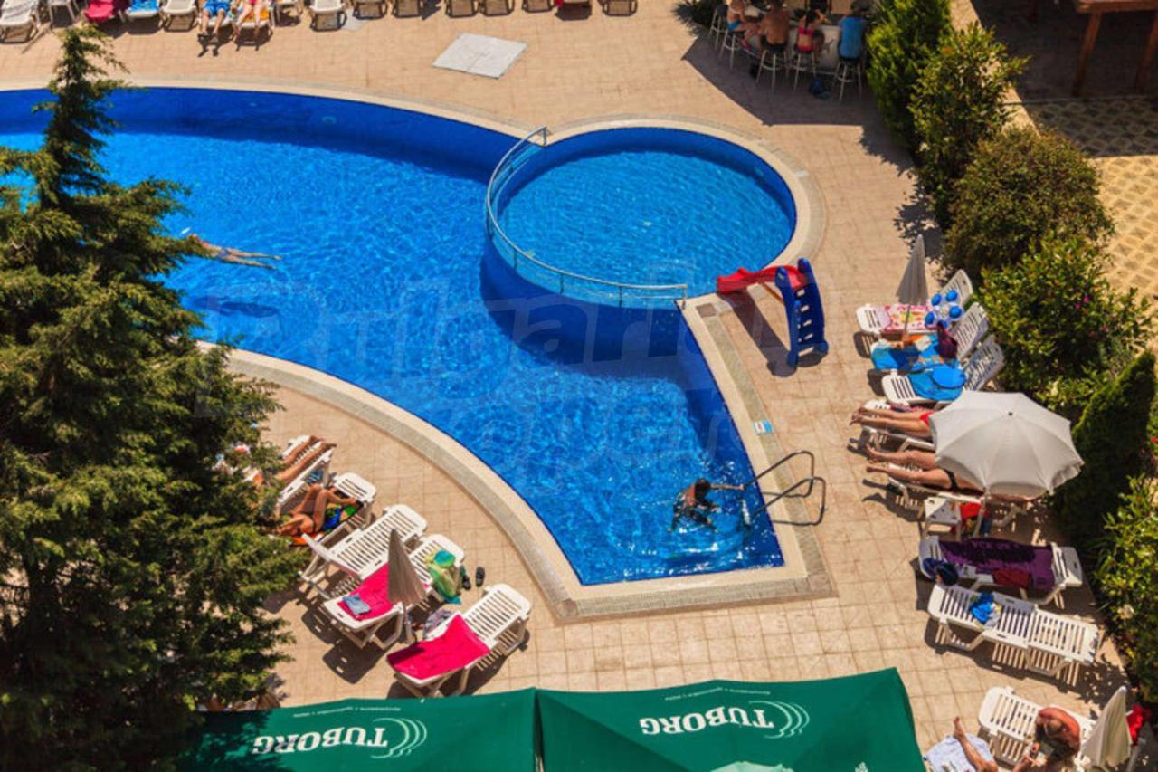 Boomerang - Sunny Hotel